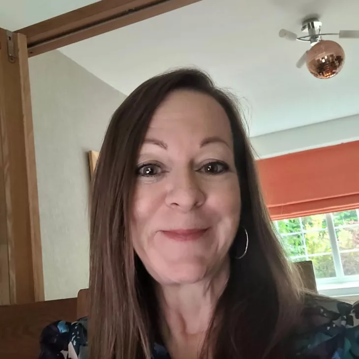 Julia Reedshaw of Purple Violet Business Support